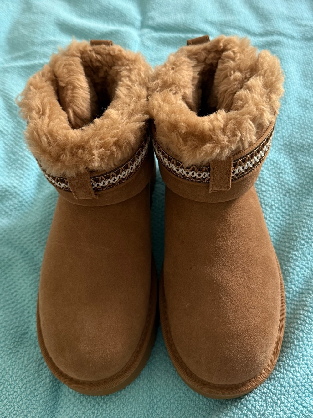 UGG Classic Ultra Mini Alpsey Booy -- Chestnut